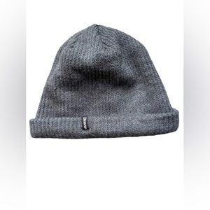 Dravus Grey knit toque
